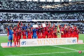 詹姆斯：里夫斯现在是我们的核心成员，他也想要承担这份责任